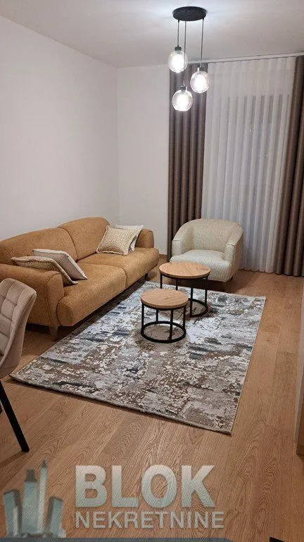 Izdavanje, jednosoban stan, 47m², Podgorica, Crna Gora