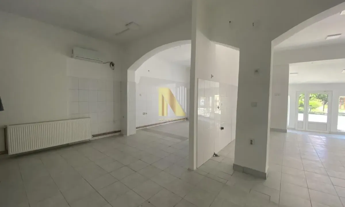 Rent, office space, 97m², Petrovaradin, Novi Sad