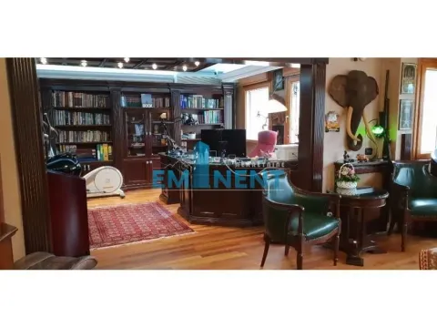 Izdavanje, stan, 200m², Stari Merkator, Novi Beograd Sve Podlokacije - image 1