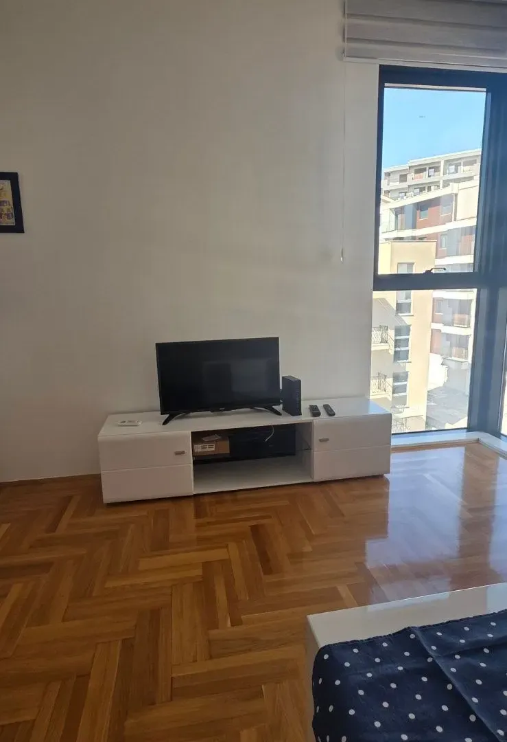 Izdavanje, jednosoban stan, 45m², Kava, Tivat