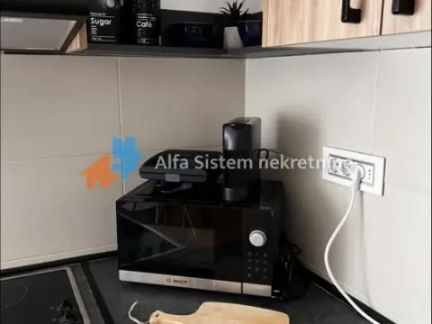 Izdavanje, trosoban stan, 70m², Stari Grad, Beograd - image 10