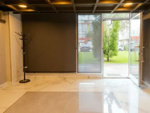 Izdavanje, poslovni prostor, 89m², Kod Capital Plaze, Podgorica - image 3