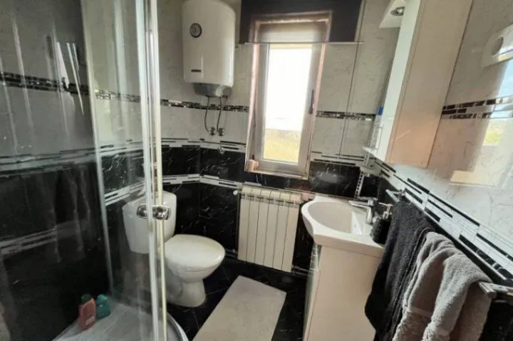 Izdavanje, petosoban stan, 85m², Botanička Bašta, Palilula Sve Podlokacije
