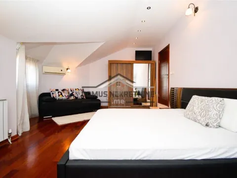 Izdavanje, kuća, 180m², Donja Gorica, Podgorica - image 13