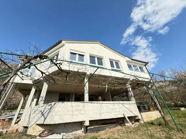 Prodaja, kuća, 200m², Danilovgrad, Crna Gora