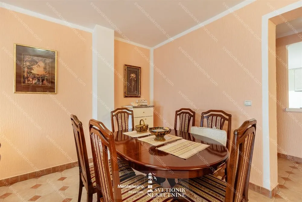 Prodaja, trosoban stan, 178m², Topla, Herceg Novi