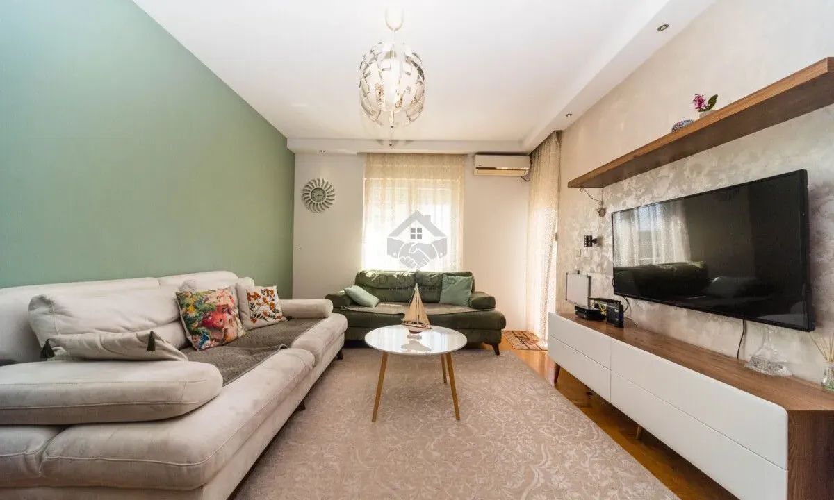 Izdavanje, dvosoban stan, 70m², Tuški Put, Podgorica