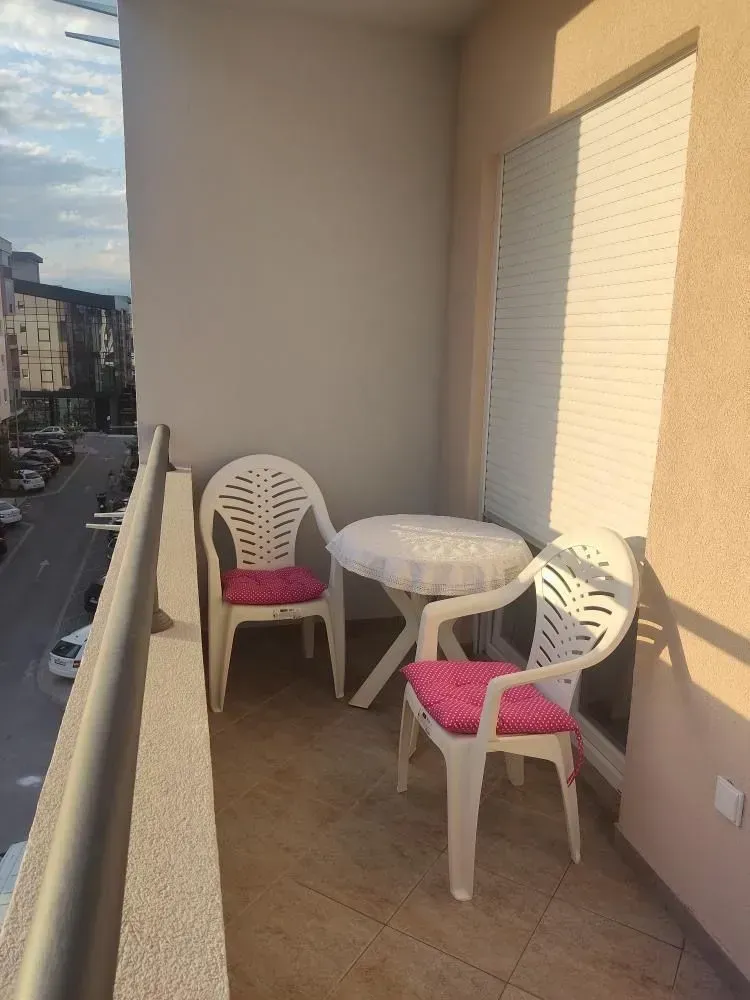 Izdavanje, jednosoban stan, 40m², Zabjelo, Podgorica