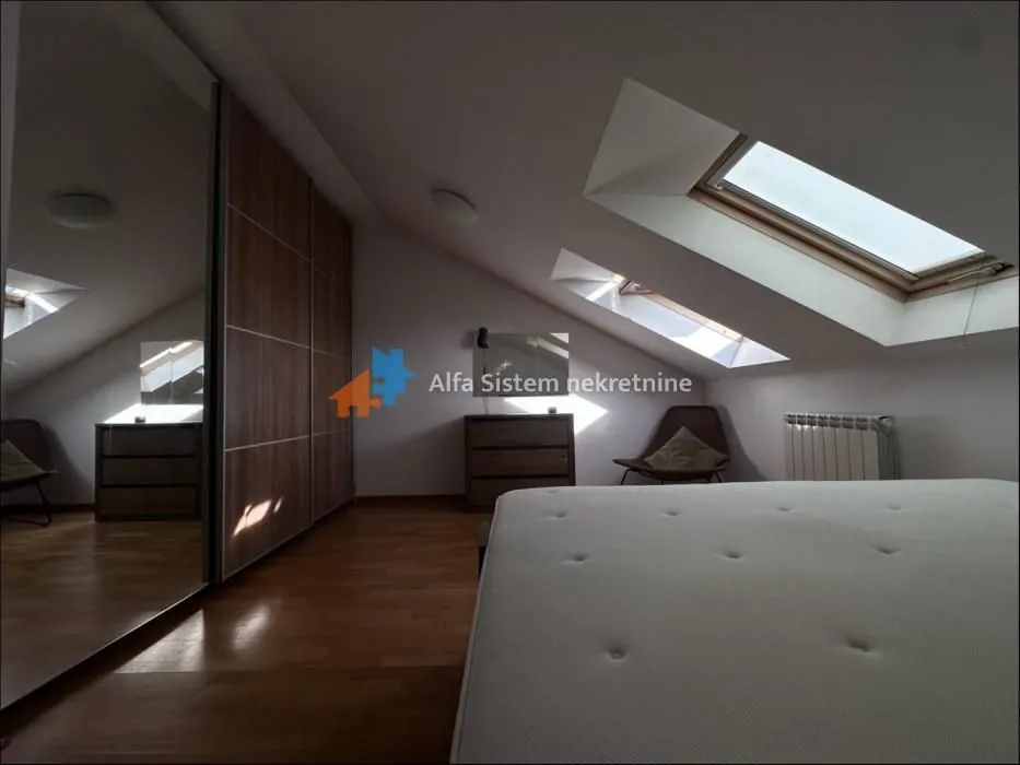 Rent, three bedroom apartment, 87m², Čubura, Beograd