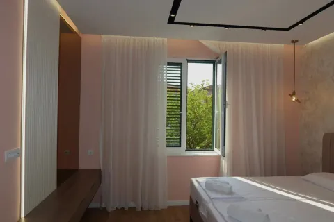 Rent, two bedroom apartment, 75m², Centar, Tivat - image 10