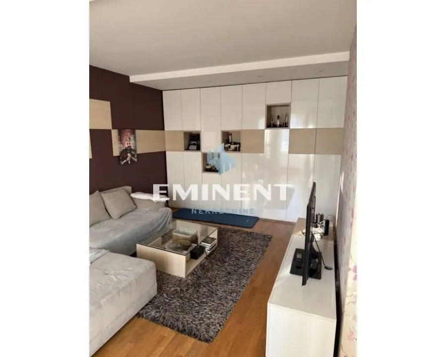 Izdavanje, dvosoban stan, 68m², Novi Beograd Blok 67, Novi Beograd Sve Podlokacije