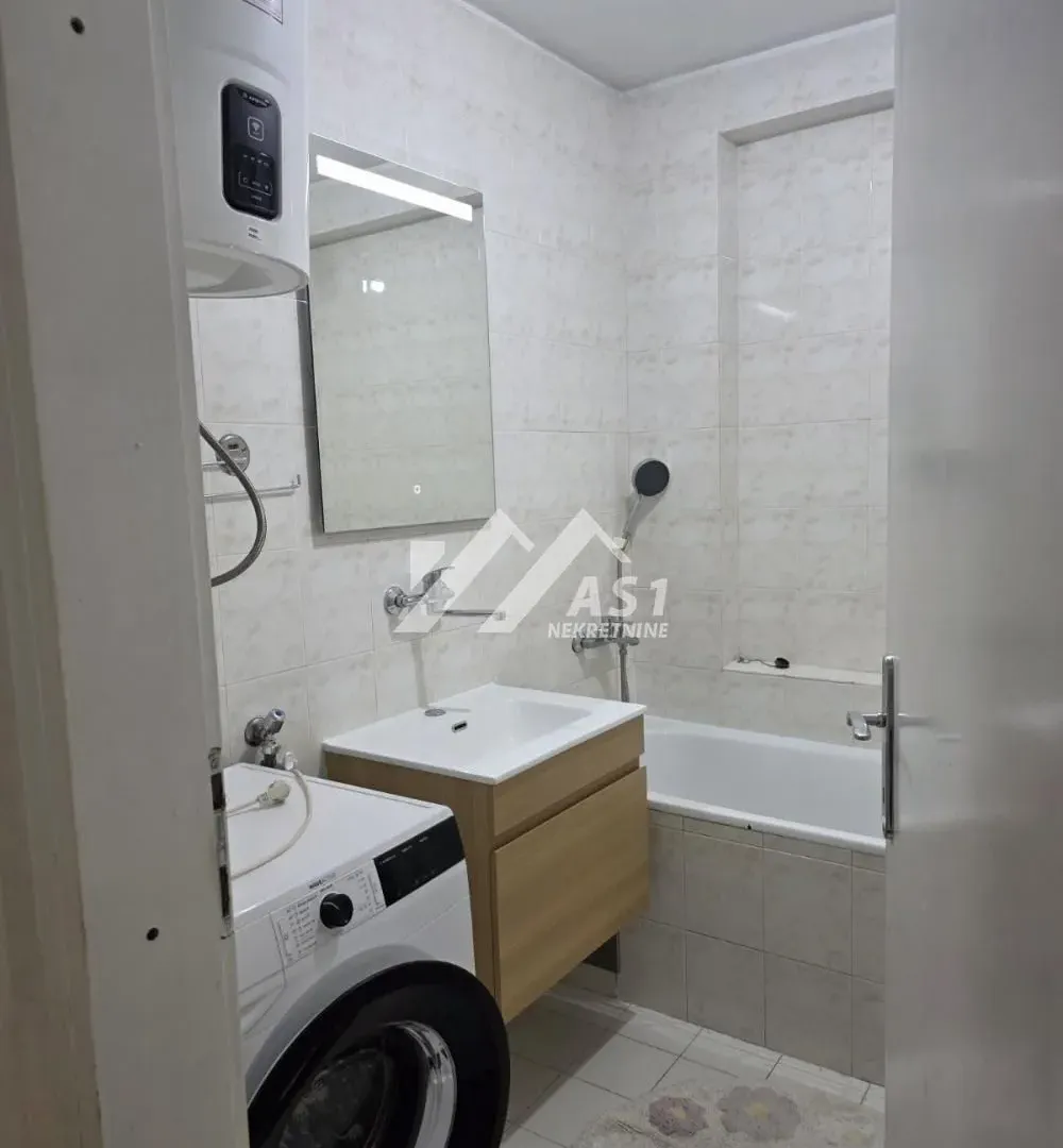 Izdavanje, dvosoban stan, 55m², Bulevar Oslobodjenja, Novi Sad Sve Podlokacije