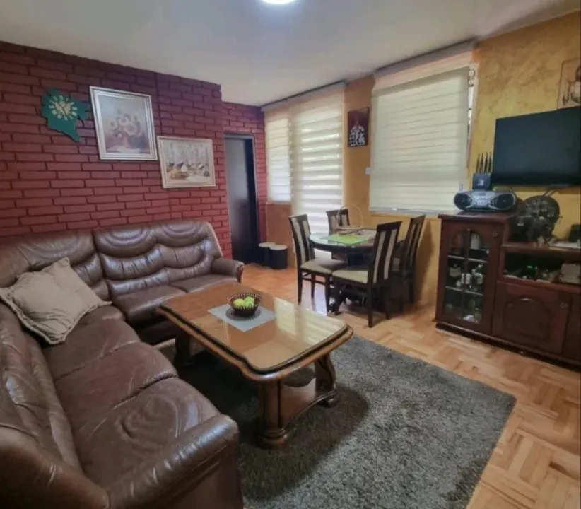 Prodaja, dvosoban stan, 68m², Centar, Plužine