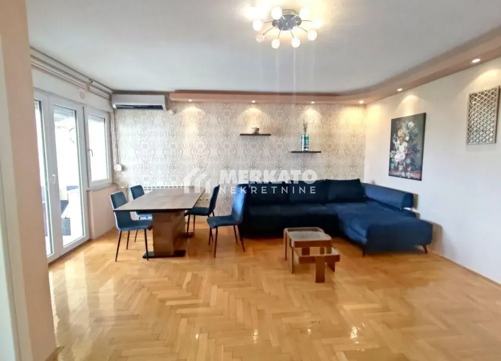 Sale, three bedroom apartment, 74m², Žitni trg, Zrenjanin