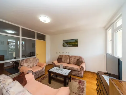 Izdavanje, dvosoban stan, 66m², Preko Morače, Podgorica - image 1