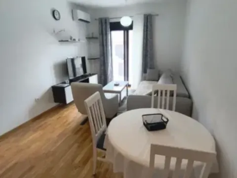 Izdavanje, jednosoban stan, 45m², Zabjelo, Podgorica