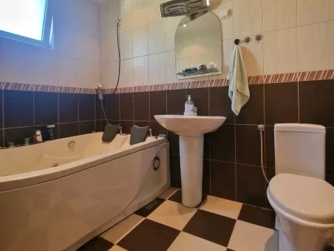 Sale, two bedroom apartment, 70m², Petrovac, Budva - image 9