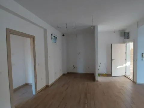 Prodaja, dvosoban stan, 100m², Donja Lastva, Tivat - image 3