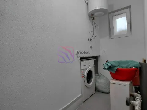 Izdavanje, kuća, 200m², Gornja Gorica, Podgorica - image 20