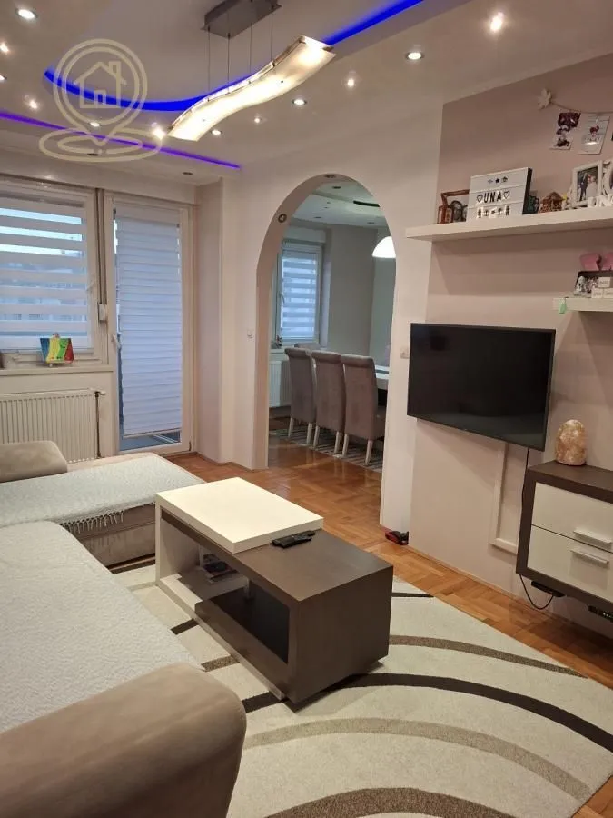 Prodaja, trosoban stan, 70m², Nova Detelinara, Novi Sad Sve Podlokacije