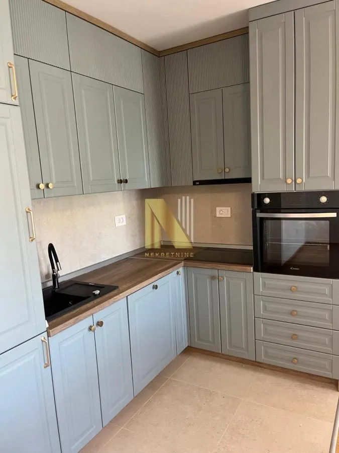 Izdavanje, trosoban stan, 71m², Socijalno, Novi Sad Sve Podlokacije