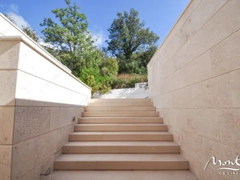 Prodaja, kuća, 261m², Reževići, Budva - image 19