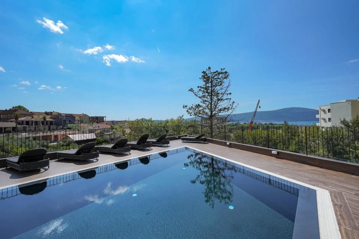 Prodaja, dvosoban stan, 66m², Tivat, Crna Gora
