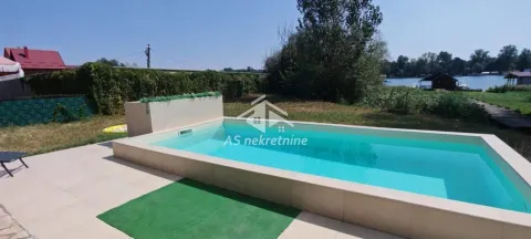 Swimming pool in the courtyard with a river view. - image 35