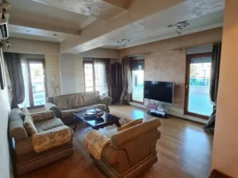 Izdavanje, dvosoban stan, 80m², Centar, Podgorica