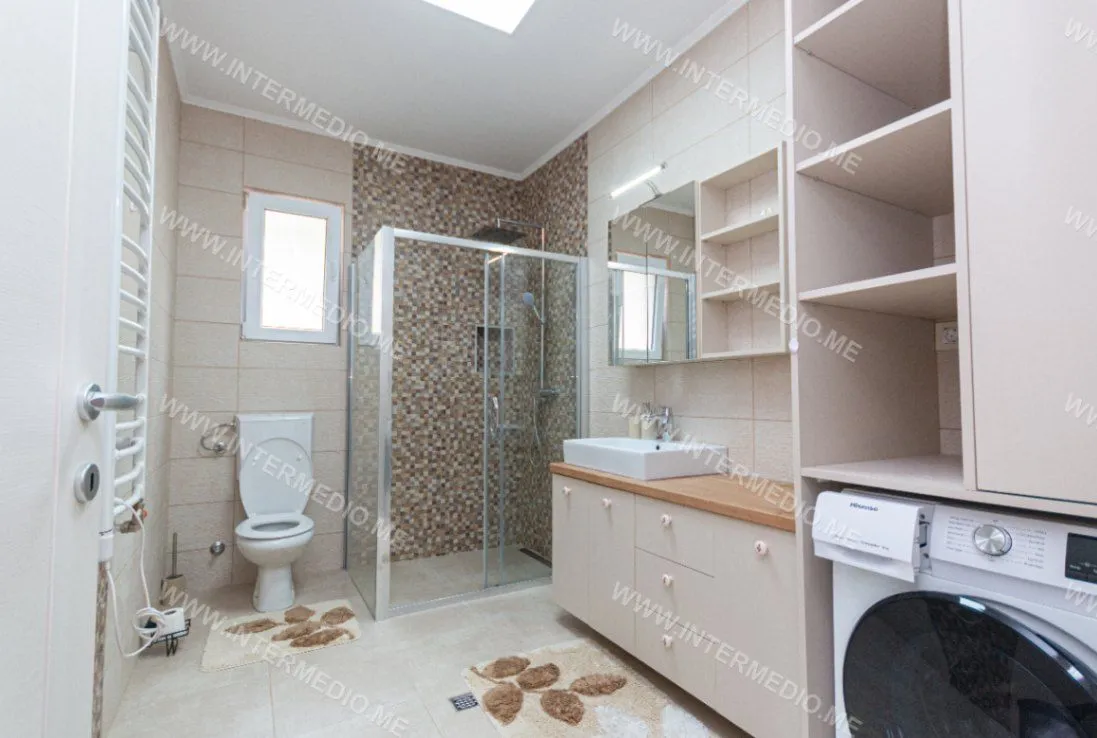 Prodaja, kuća, 220m², Zelenika, Herceg Novi