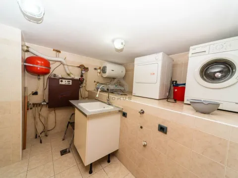 Izdavanje, kuća, 270m², Gorica C, Podgorica - image 14