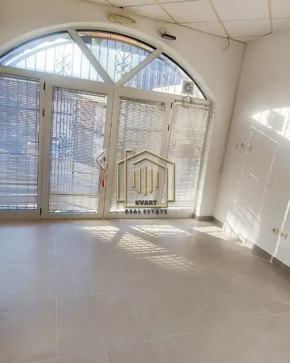 Rent, office space, 30m², Dobrota, Kotor