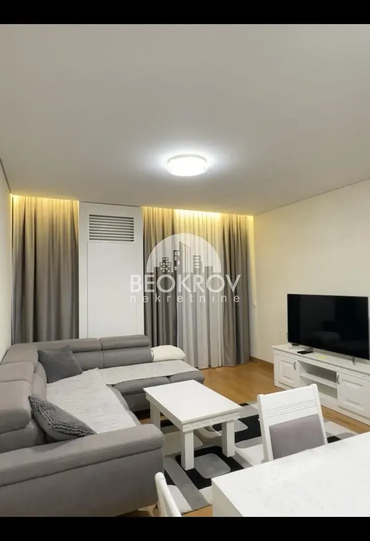 Izdavanje, dvosoban stan, 62m², Savski Venac, Beograd