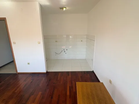 Izdavanje, jednosoban stan, 43m², Stari Aerodrom, Podgorica - image 2