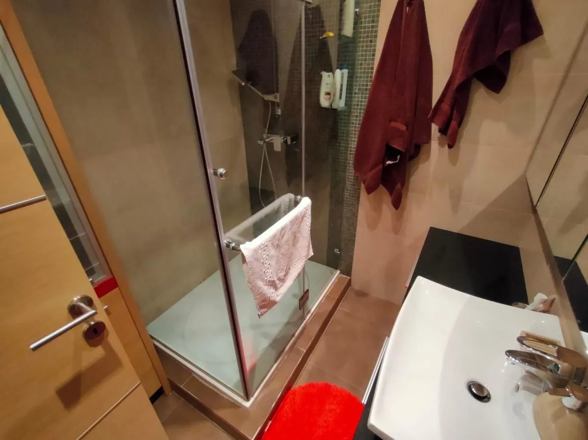 Izdavanje, trosoban stan, 103m², Spens, Novi Sad Sve Podlokacije