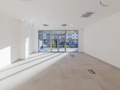 Prodaja, poslovni prostor, 46m², Pobrežje, Podgorica - image 2