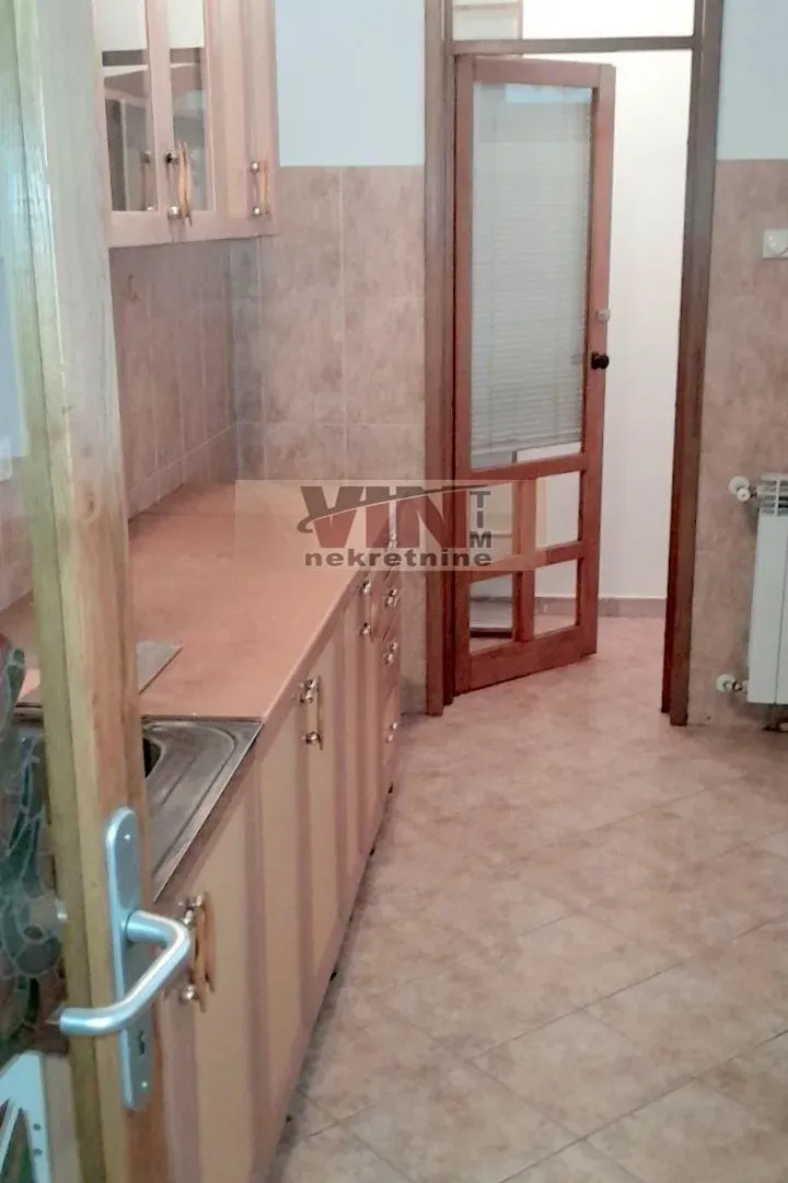 Izdavanje, trosoban stan, 85m², Altina, Beograd