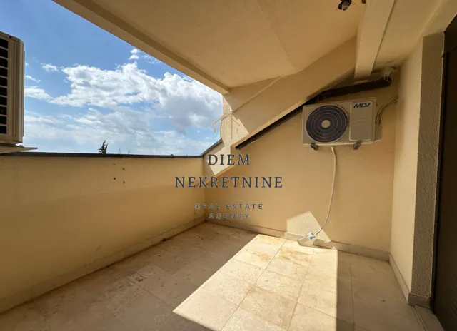 Rent, apartment, 280m², Gorica C, Podgorica