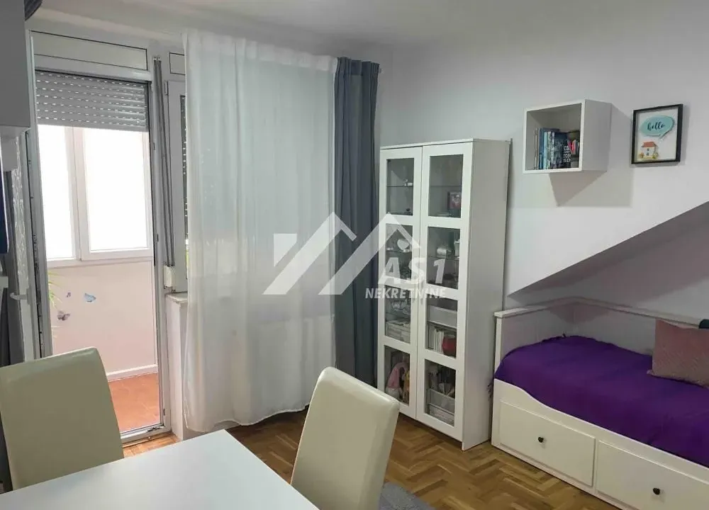 Izdavanje, jednosoban stan, 35m², Sajam, Novi Sad Sve Podlokacije