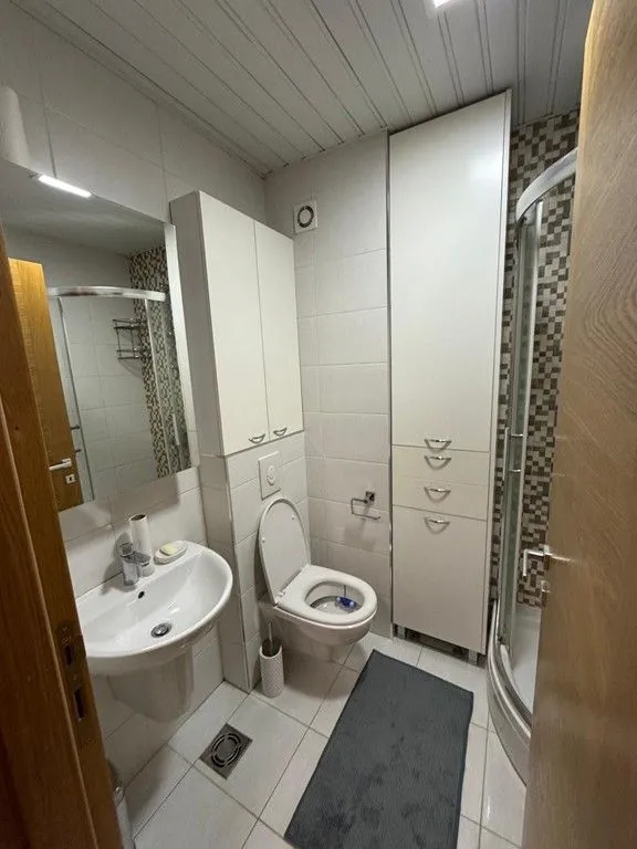 Izdavanje, jednosoban stan, 43m², City Kvart, Podgorica