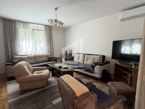 Prodaja, kuća, 187m², Zlatica, Podgorica - image 17