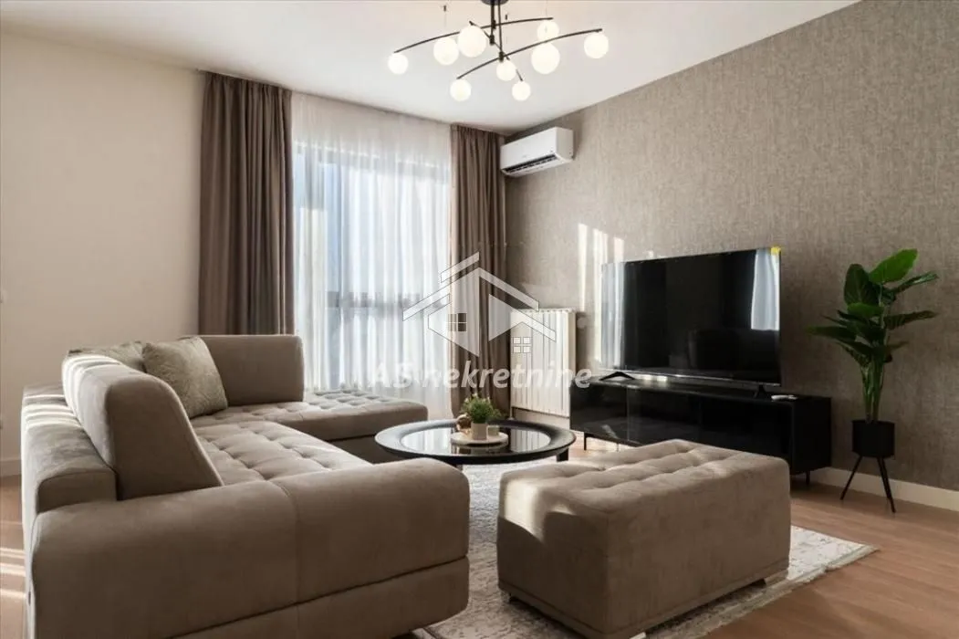 Izdavanje, četvorosoban stan, 123m², Savski Venac, Beograd