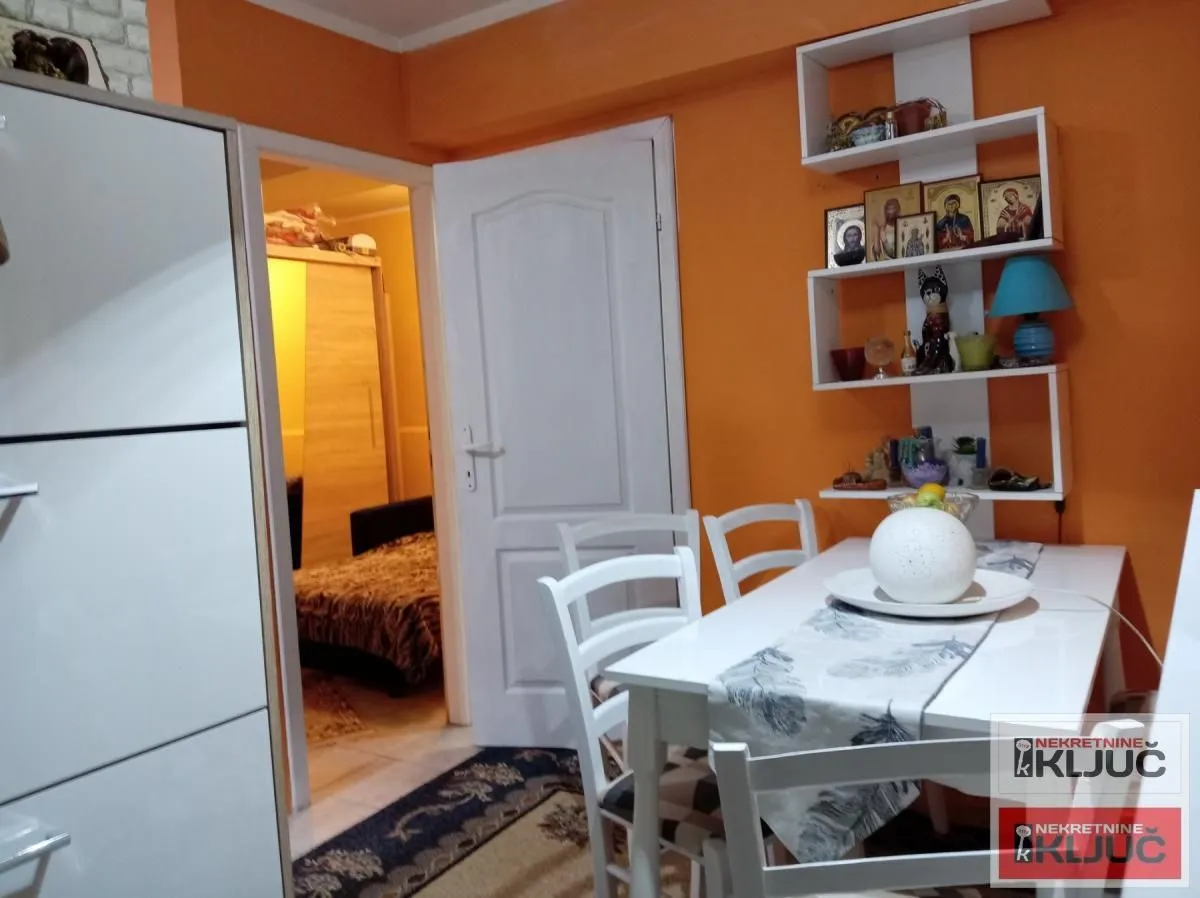 Prodaja, dvosoban stan, 54m², Bulevar Oslobodjenja, Novi Sad Sve Podlokacije