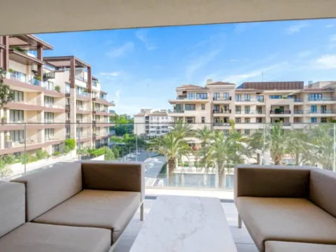 Sale, two bedroom apartment, 183m², Porto Montenegro, Tivat - image 11