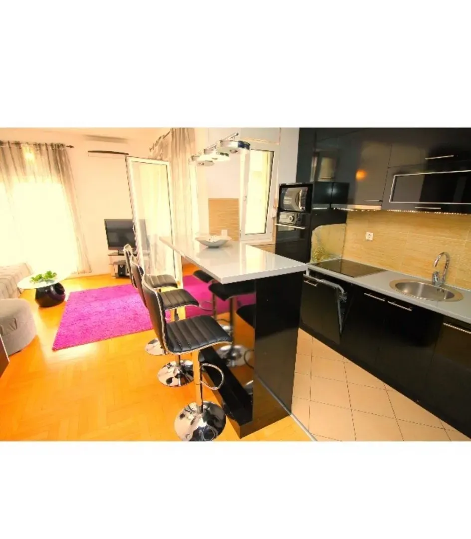 Rent, three bedroom apartment, 73m², Rozino, Budva