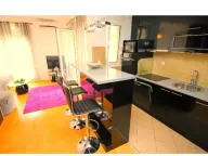 Izdavanje, trosoban stan, 73m², Rozino, Budva