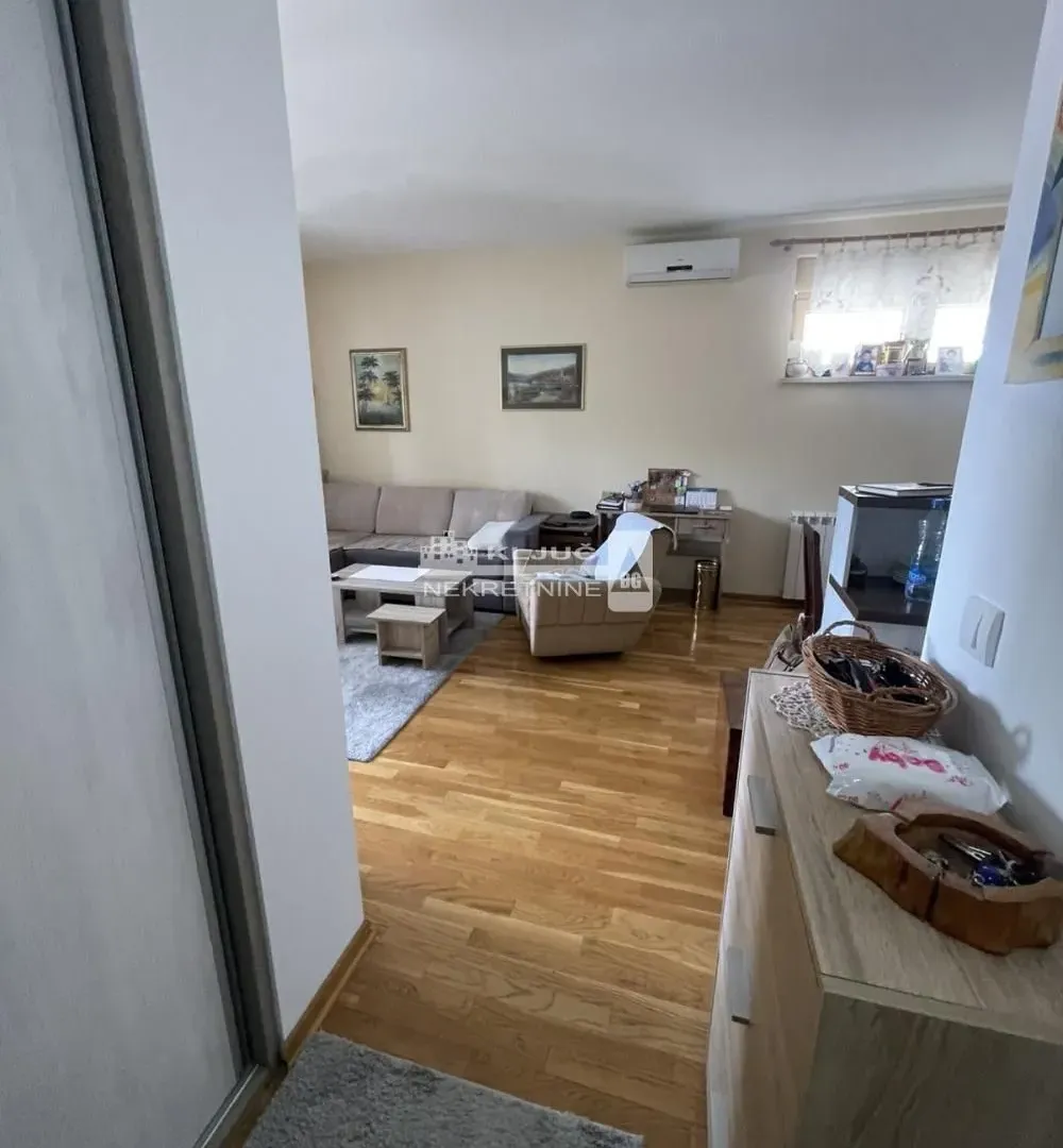 Prodaja, dvosoban stan, 64m², Savski Venac, Beograd