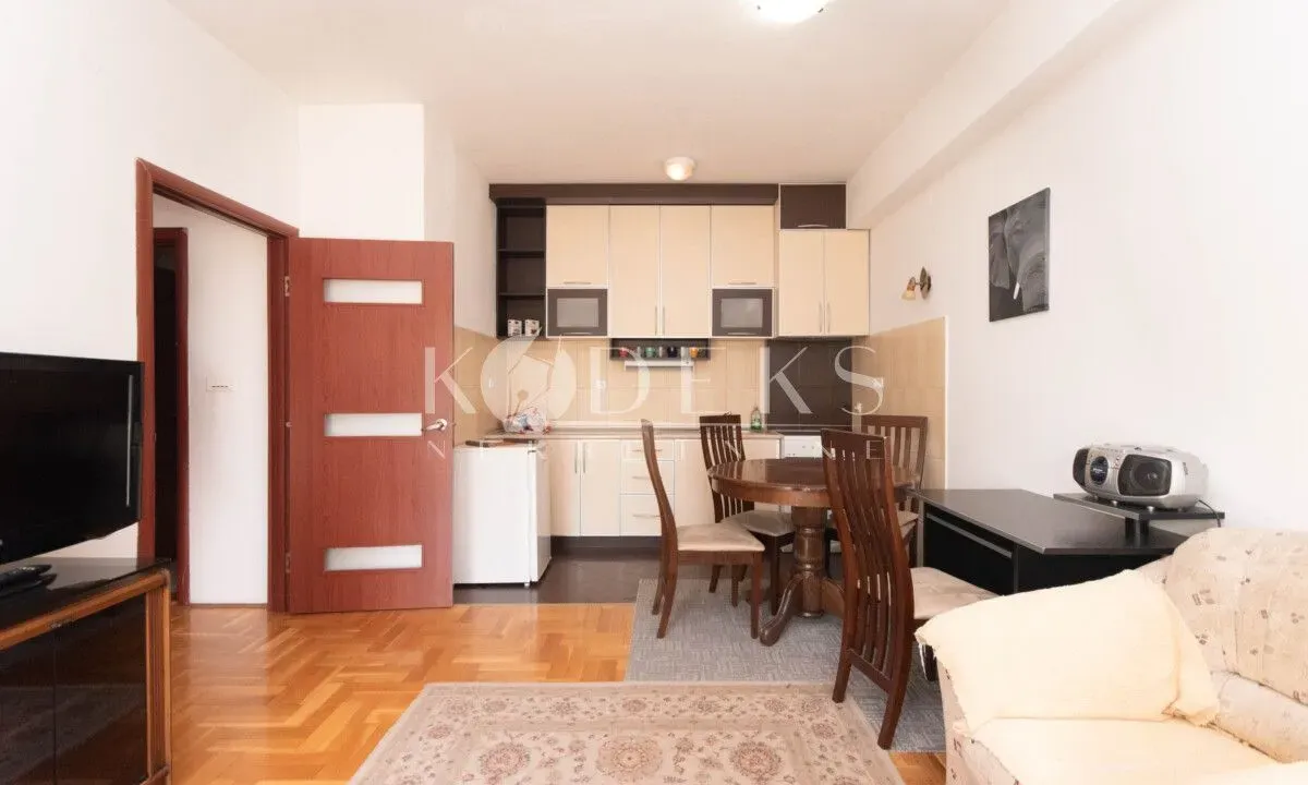 Izdavanje, jednosoban stan, 39m², Blok 9, Podgorica