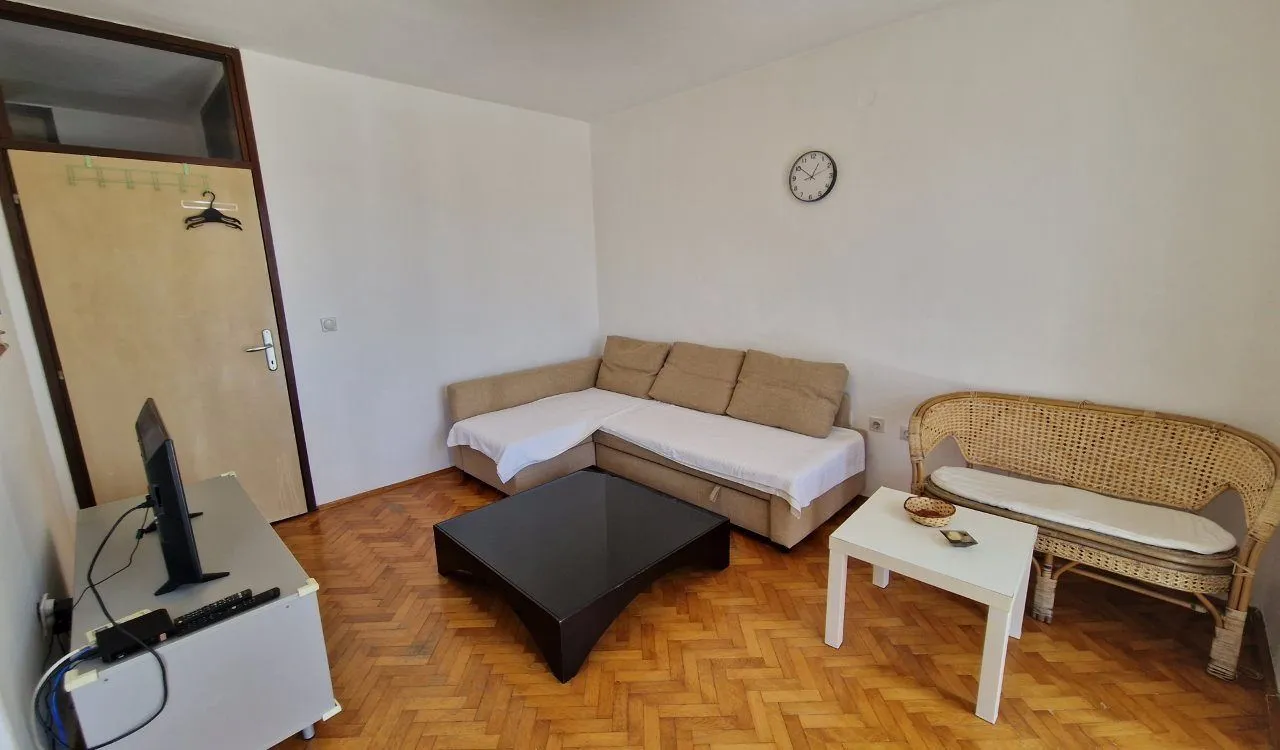 Izdavanje, jednosoban stan, 50m², Herceg Novi, Crna Gora