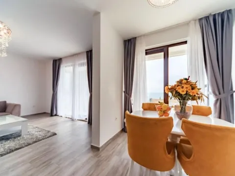 Rent, three bedroom apartment, 127m², Petrovac, Budva - image 5